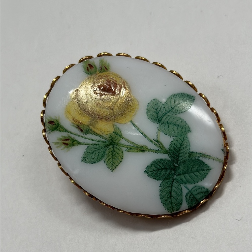 Vintage 60’s porcelain Painted Yellow Rose Bud Blossom Flower Brooch Pin floral - Picture 3 of 7